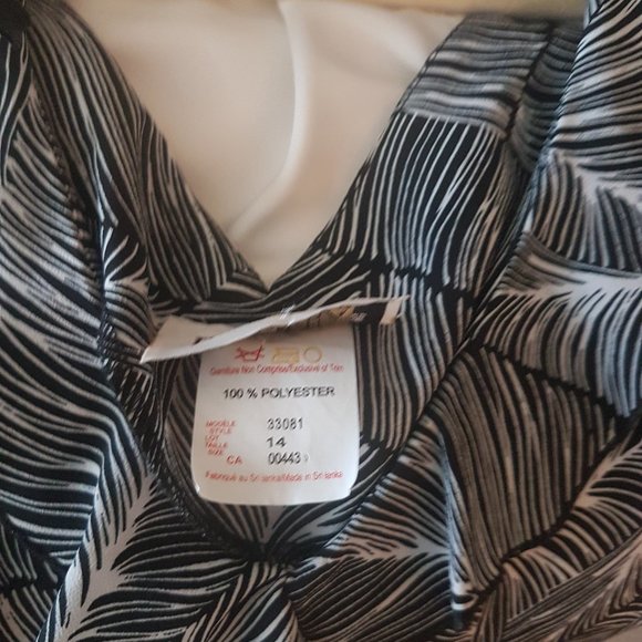 Black and White Dress - Picture 13 of 13